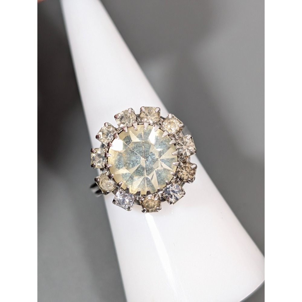 Vintage‎ Emmons Cocktail Ring Silver Tone Round Rhinestone Bold Size 7 Adjusts
